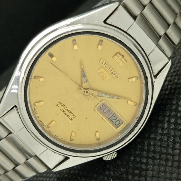 Seiko Other - Vintage 1977 Seiko Automatic Mens Silver Watch W/daydate & Gold accents